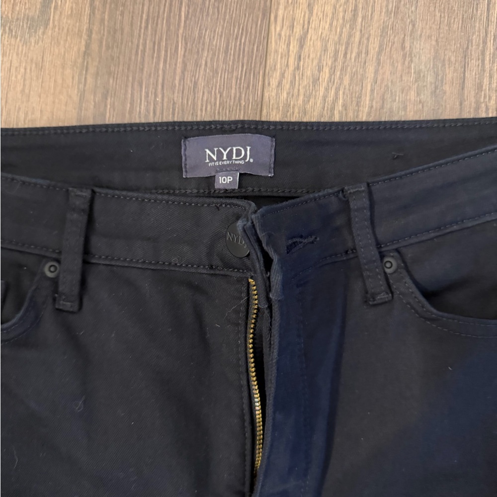 NWOT Women's Black Jeans - Picture 3 of 4